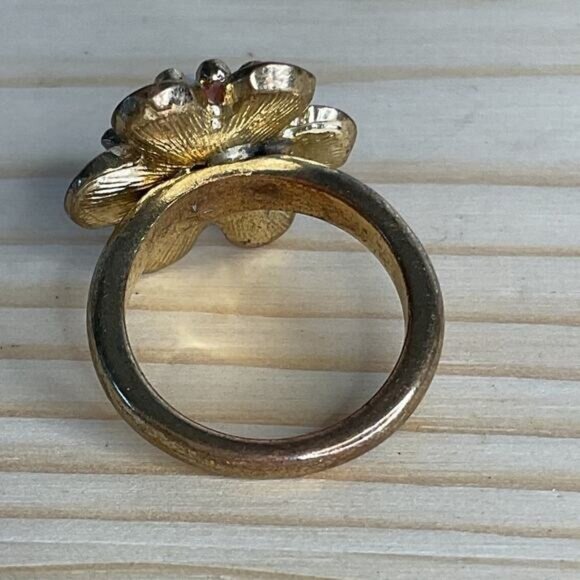 Vintage Gold Tone Pink Enamel Flower Ring W/ Rhinestones & Faux Pearls - Picture 5 of 5